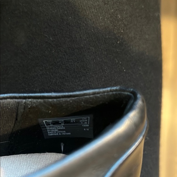 Clarks Black and Gray Oxford Derbys with Textured Design - Picture 3 of 4